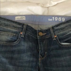 Adorable ankle length denim with bird print